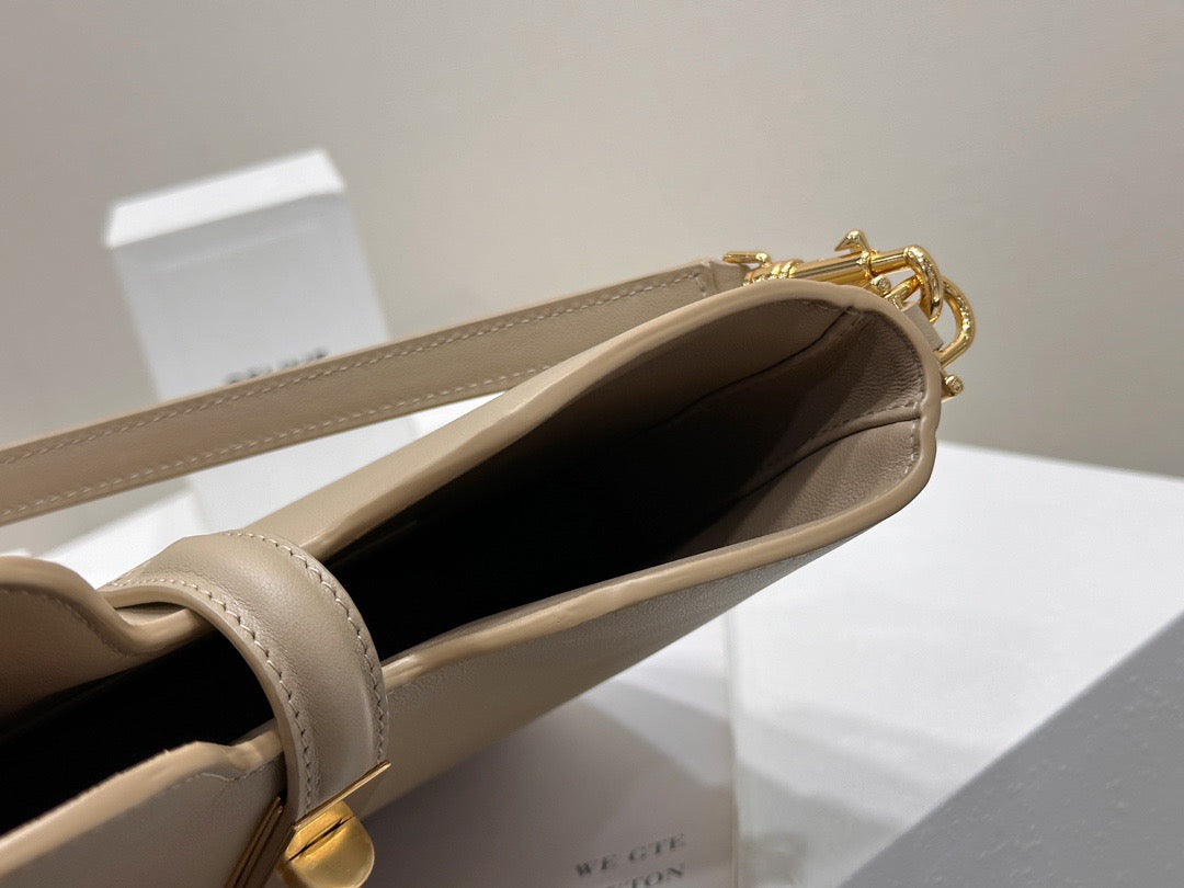 셀린느 16 소프트 까미유 스몰