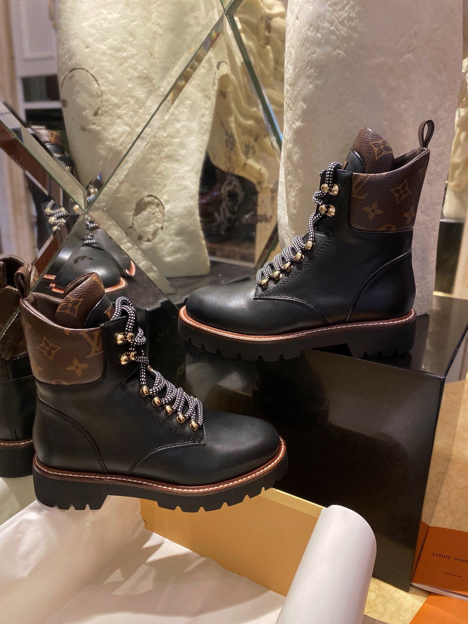 루이비통 모노그램 테리토리 레인저 부츠