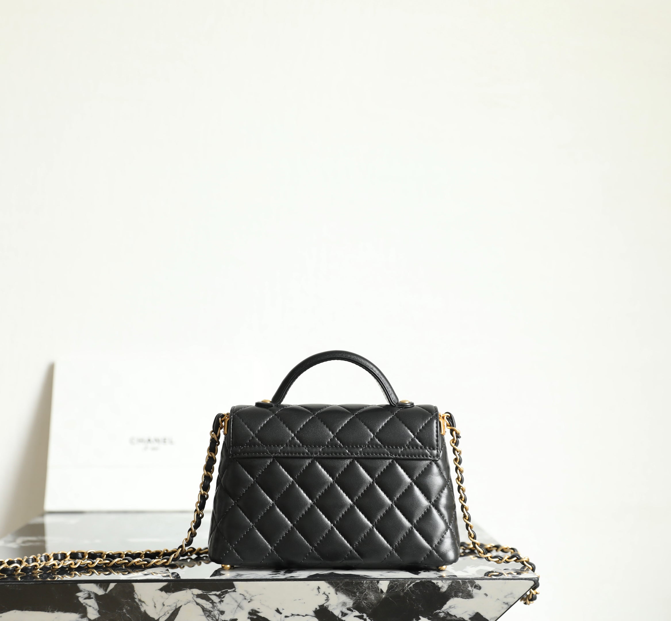 샤넬 25P 탑핸들 플랩백