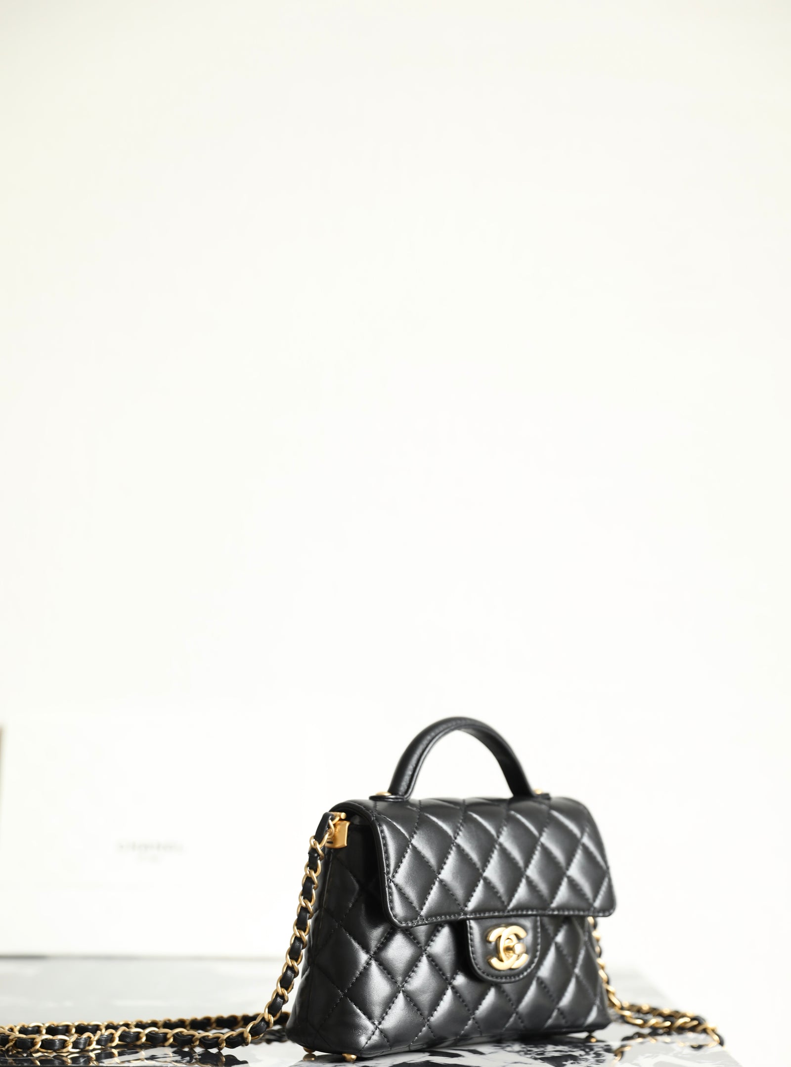 샤넬 25P 탑핸들 플랩백