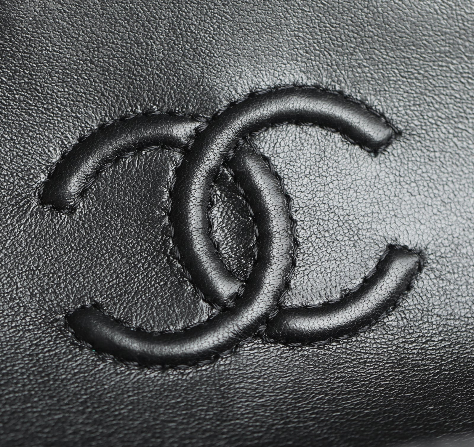 샤넬 25P 탑핸들 플랩백