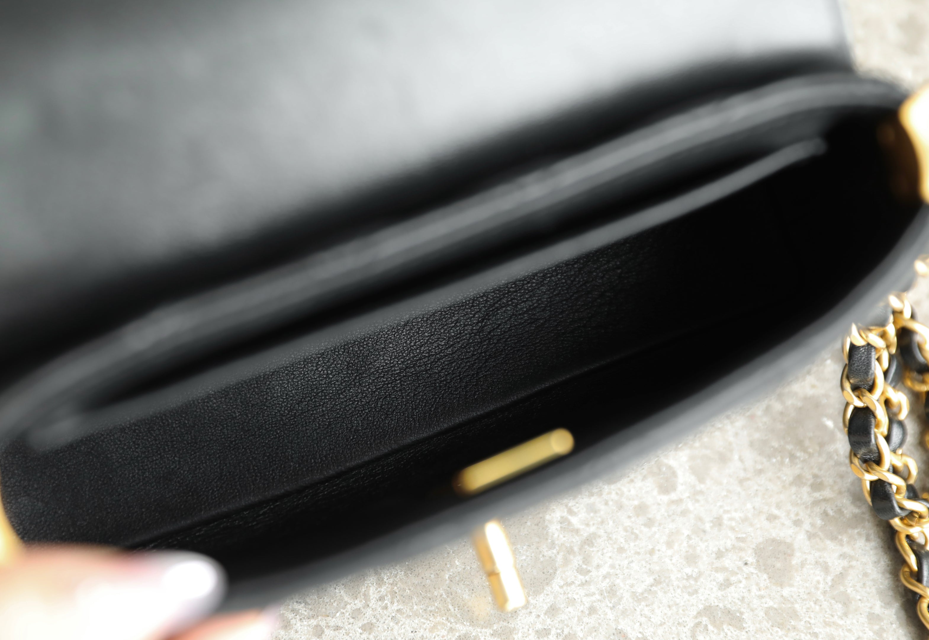 샤넬 25P 탑핸들 플랩백