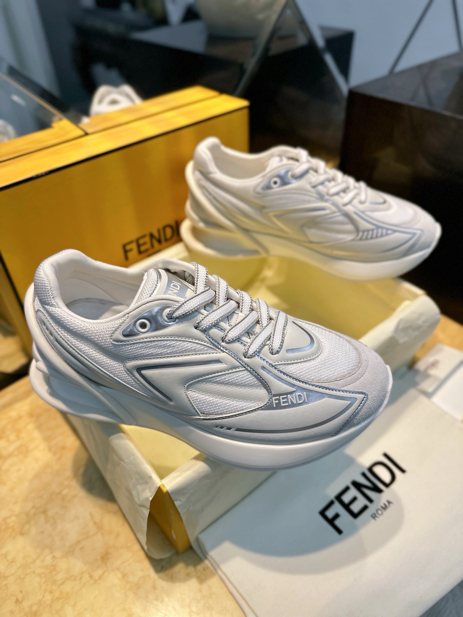 펜디 퍼스트 1 스니커즈