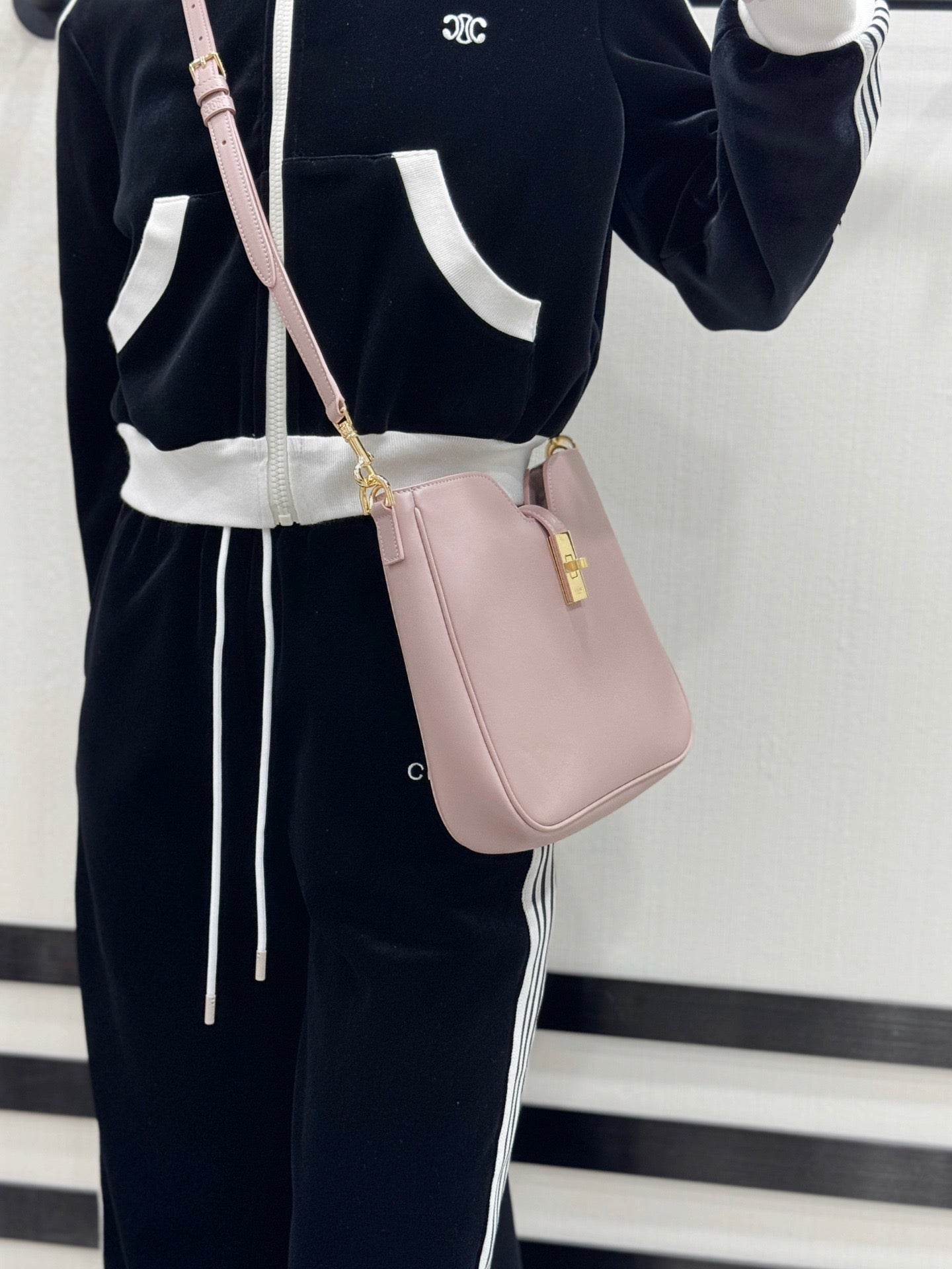 셀린느 16 소프트 까미유 스몰