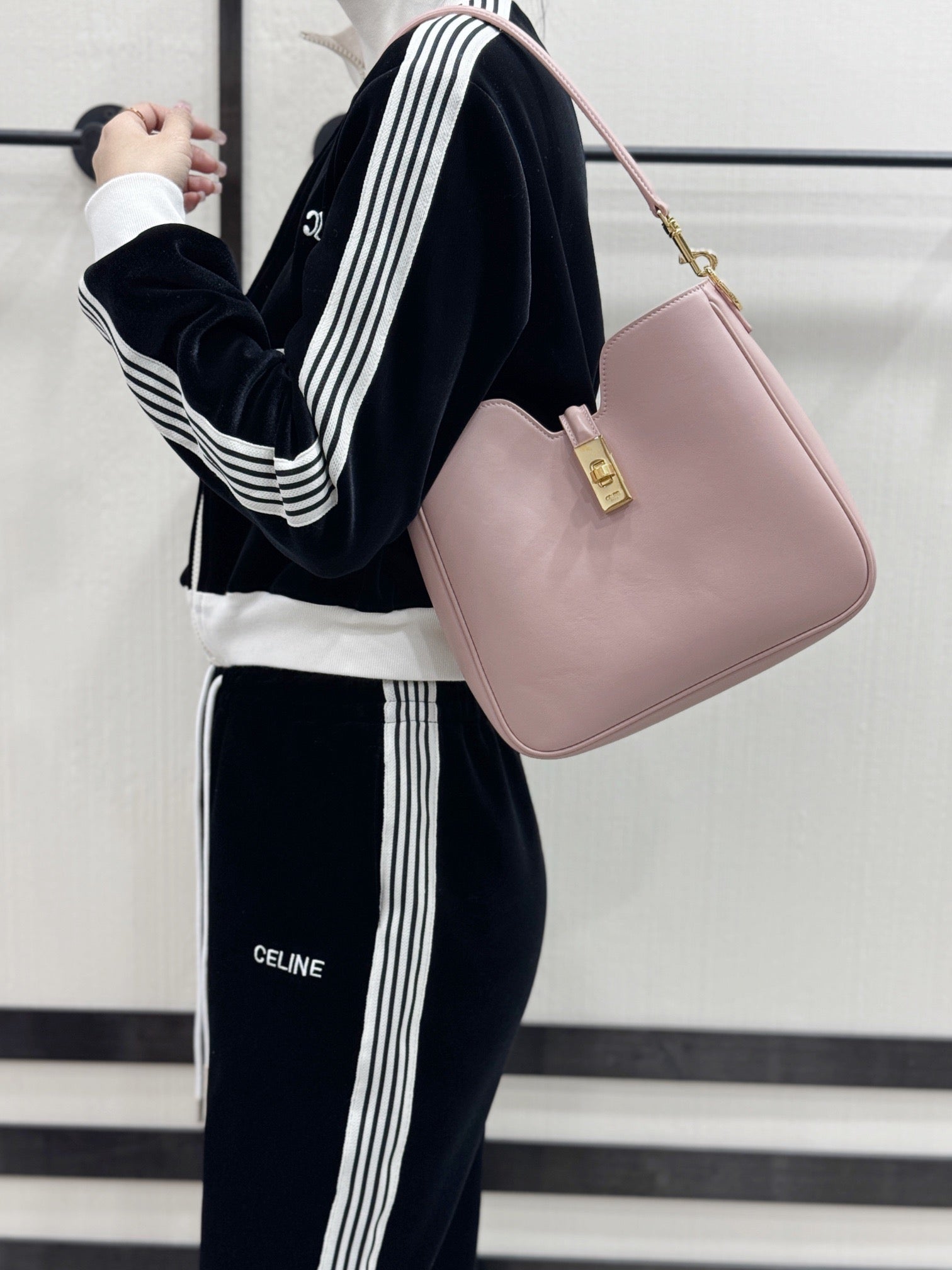 셀린느 16 소프트 까미유 스몰