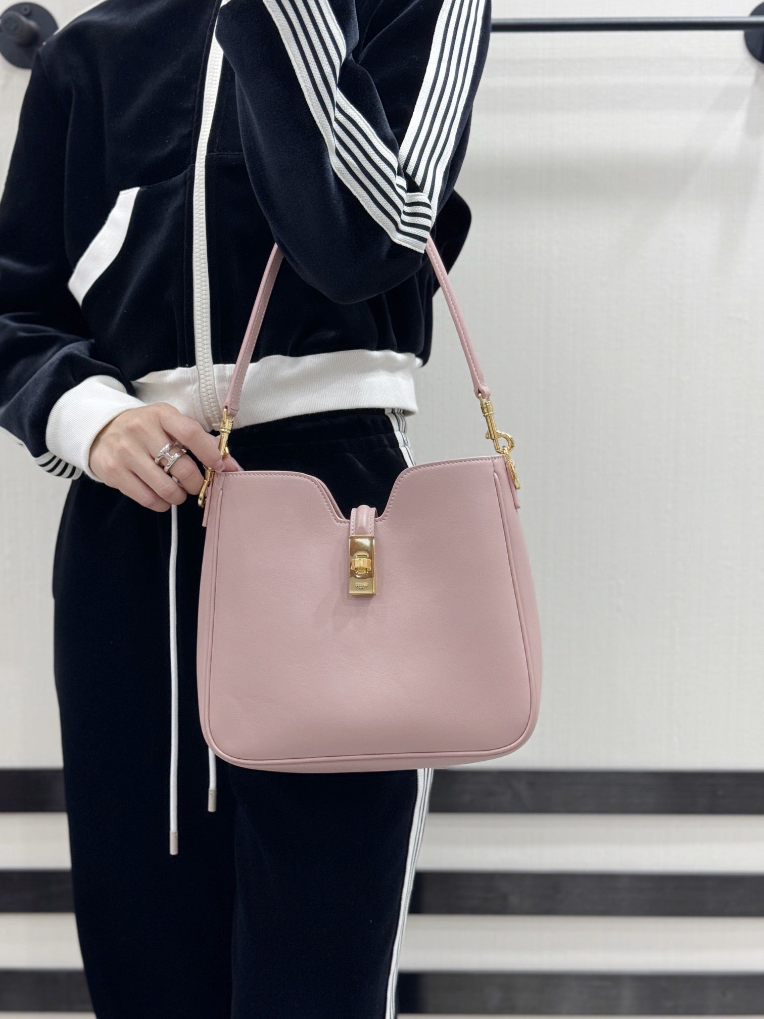 셀린느 16 소프트 까미유 스몰