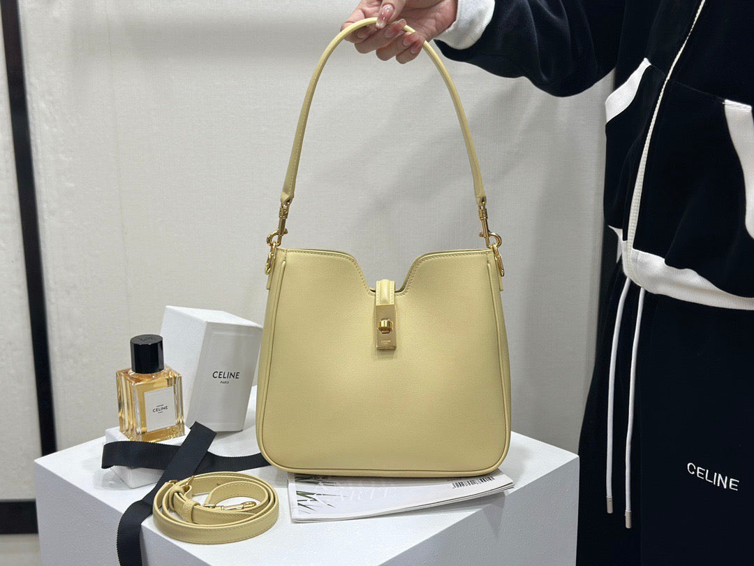 셀린느 16 소프트 까미유 스몰