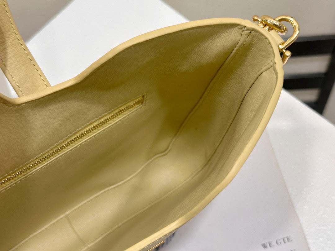 셀린느 16 소프트 까미유 스몰