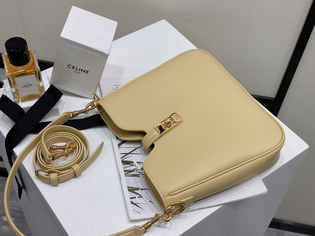 셀린느 16 소프트 까미유 스몰