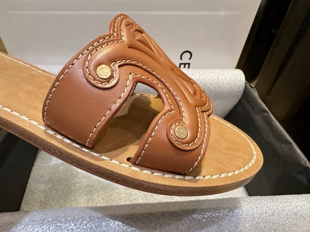 셀린느 트리옹프 뮬 슬리퍼