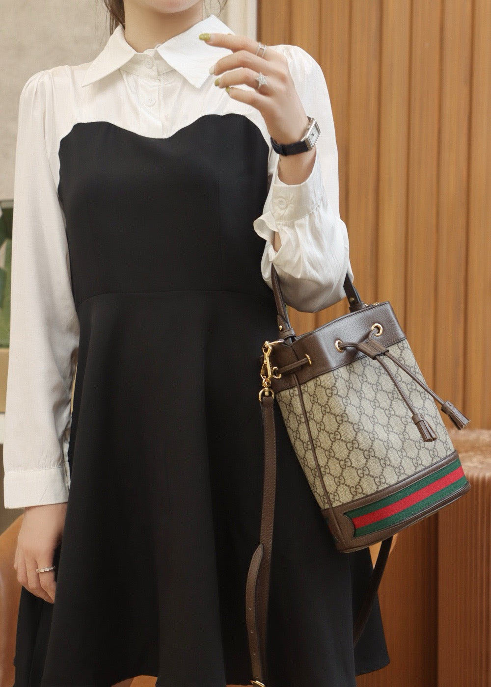 구찌 오피디아 버킷백 스몰