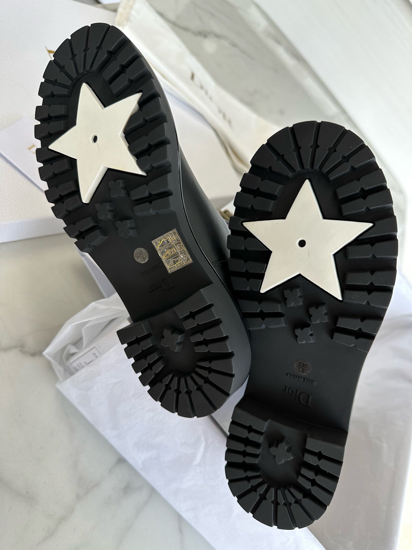 디올 D 메이저 앵클 부츠