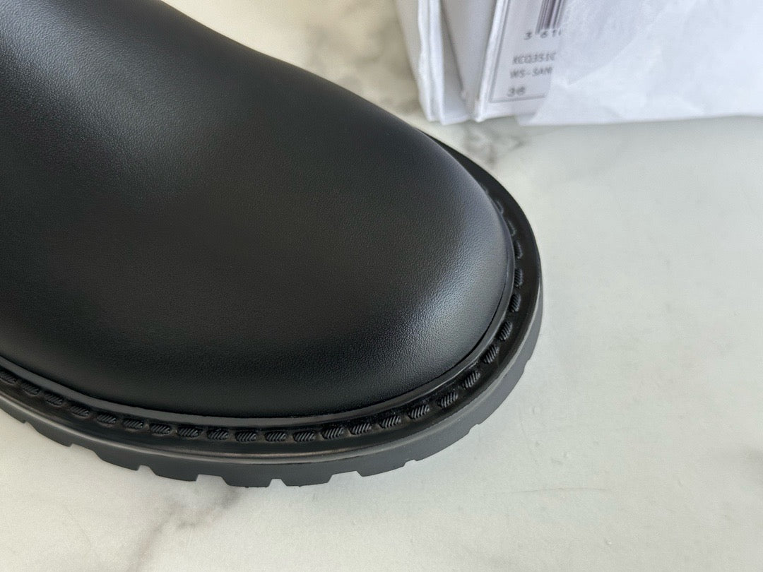 디올 D 메이저 앵클 부츠