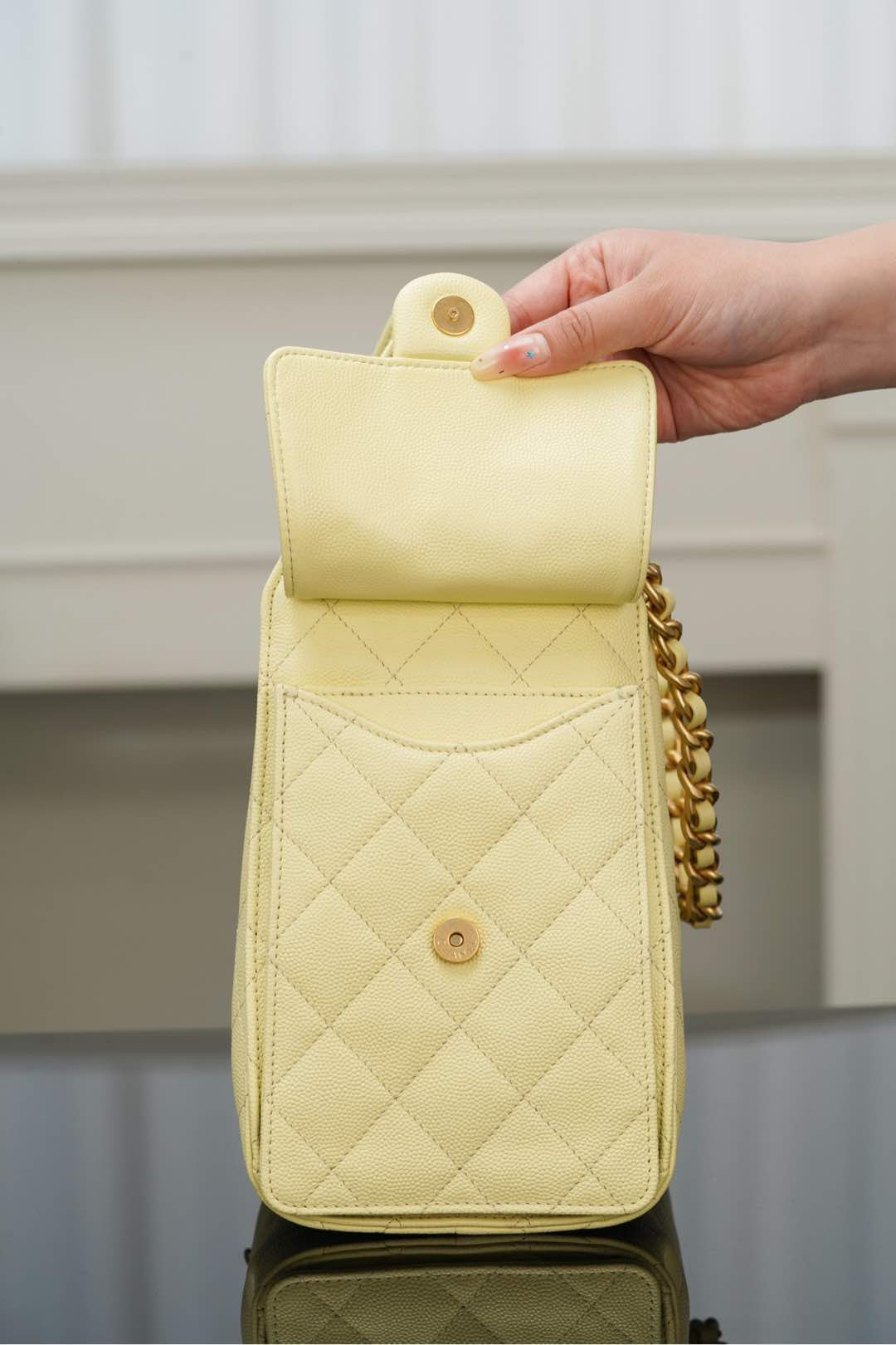 샤넬 25백 스몰 (라이트 옐로우)