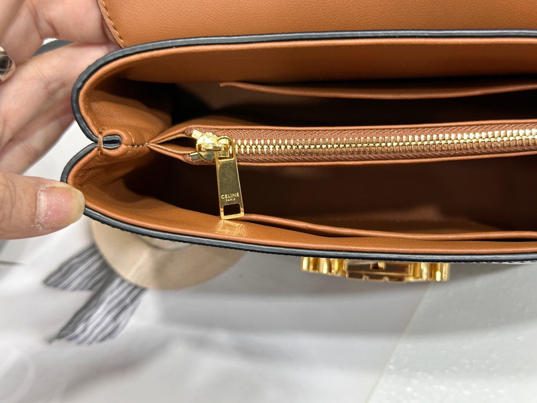 셀린느 틴 니노백 트리옹프 캔버스