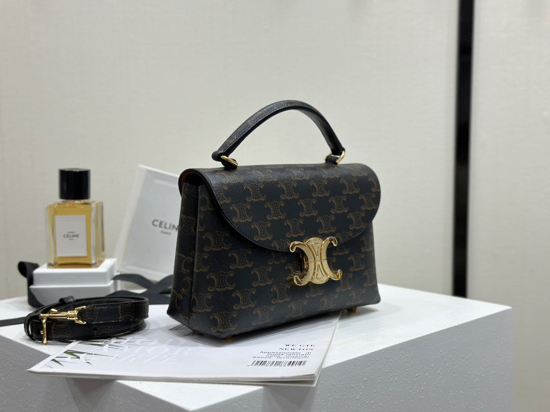 셀린느 틴 니노백 트리옹프 캔버스