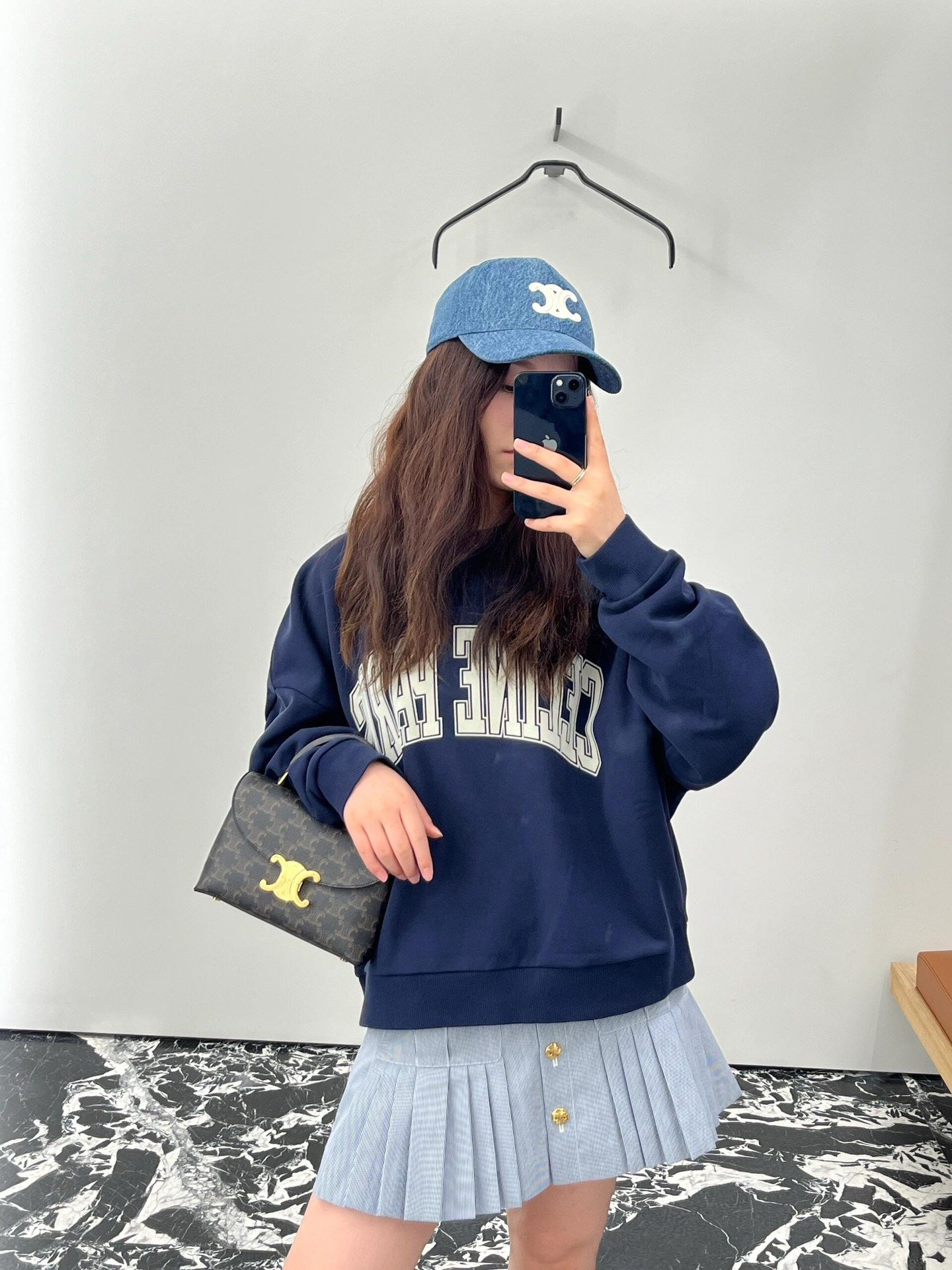 셀린느 틴 니노백 트리옹프 캔버스