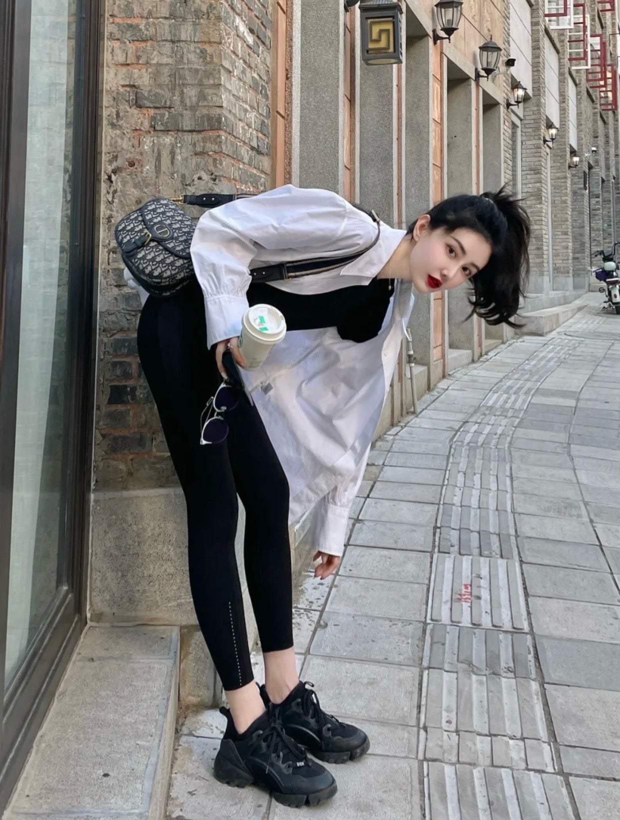 디올 디 커넥트 스니커즈
