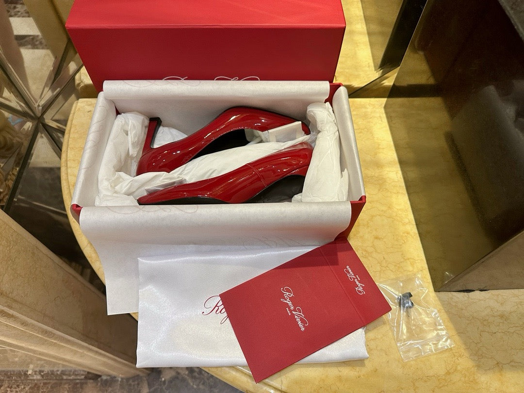 로저비비에 트럼펫 메탈 버클 힐