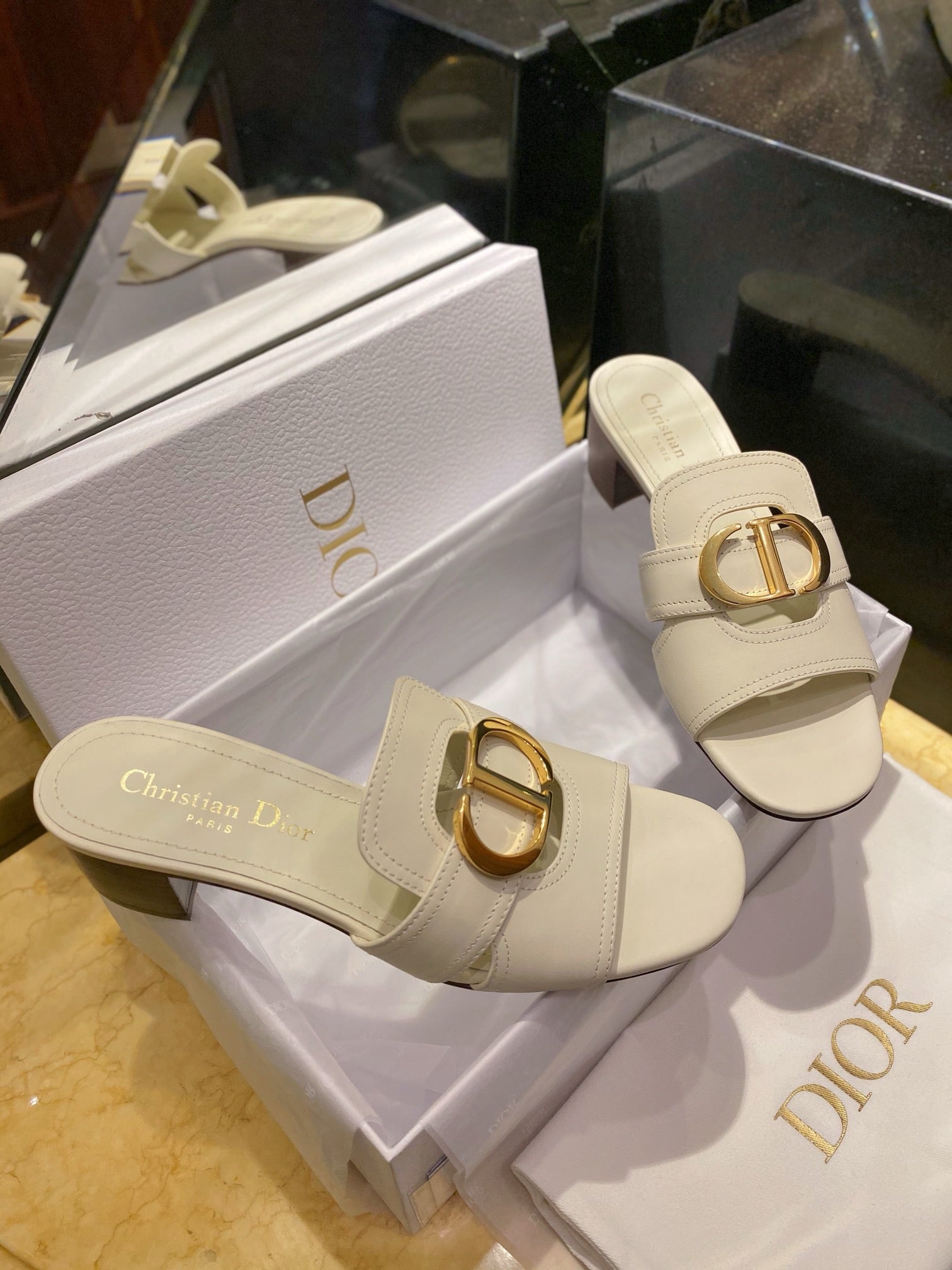 디올 30 몽테뉴 뮬 힐