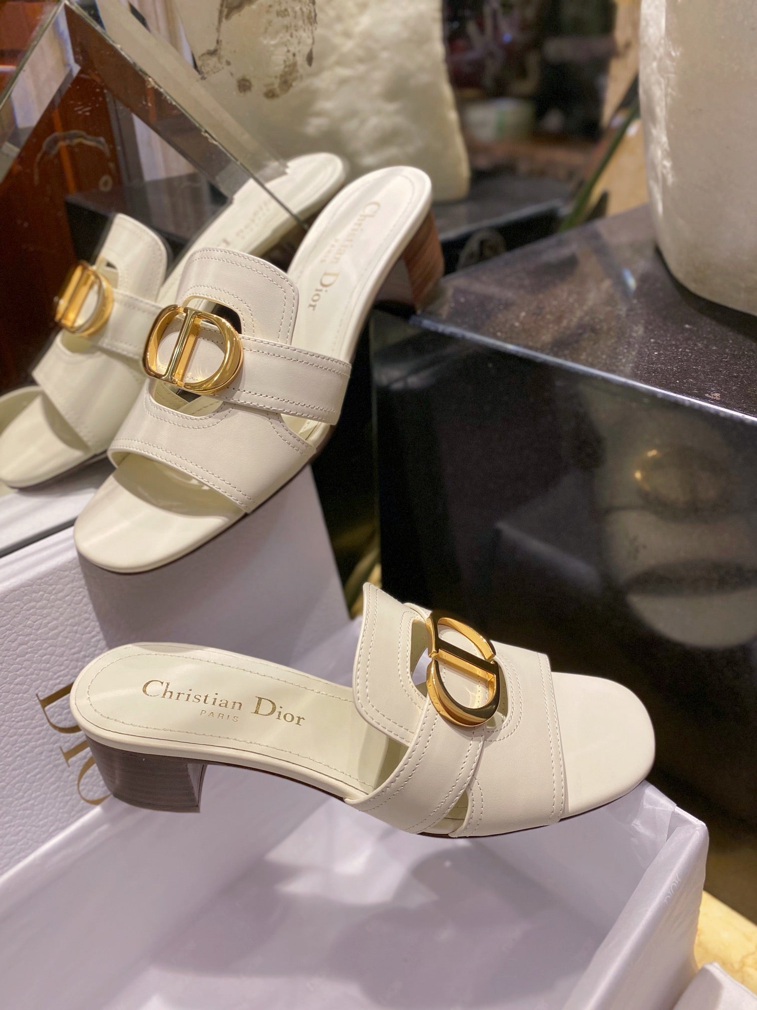 디올 30 몽테뉴 뮬 힐