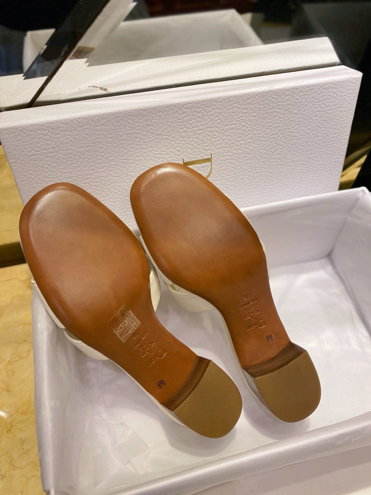 디올 30 몽테뉴 뮬 힐