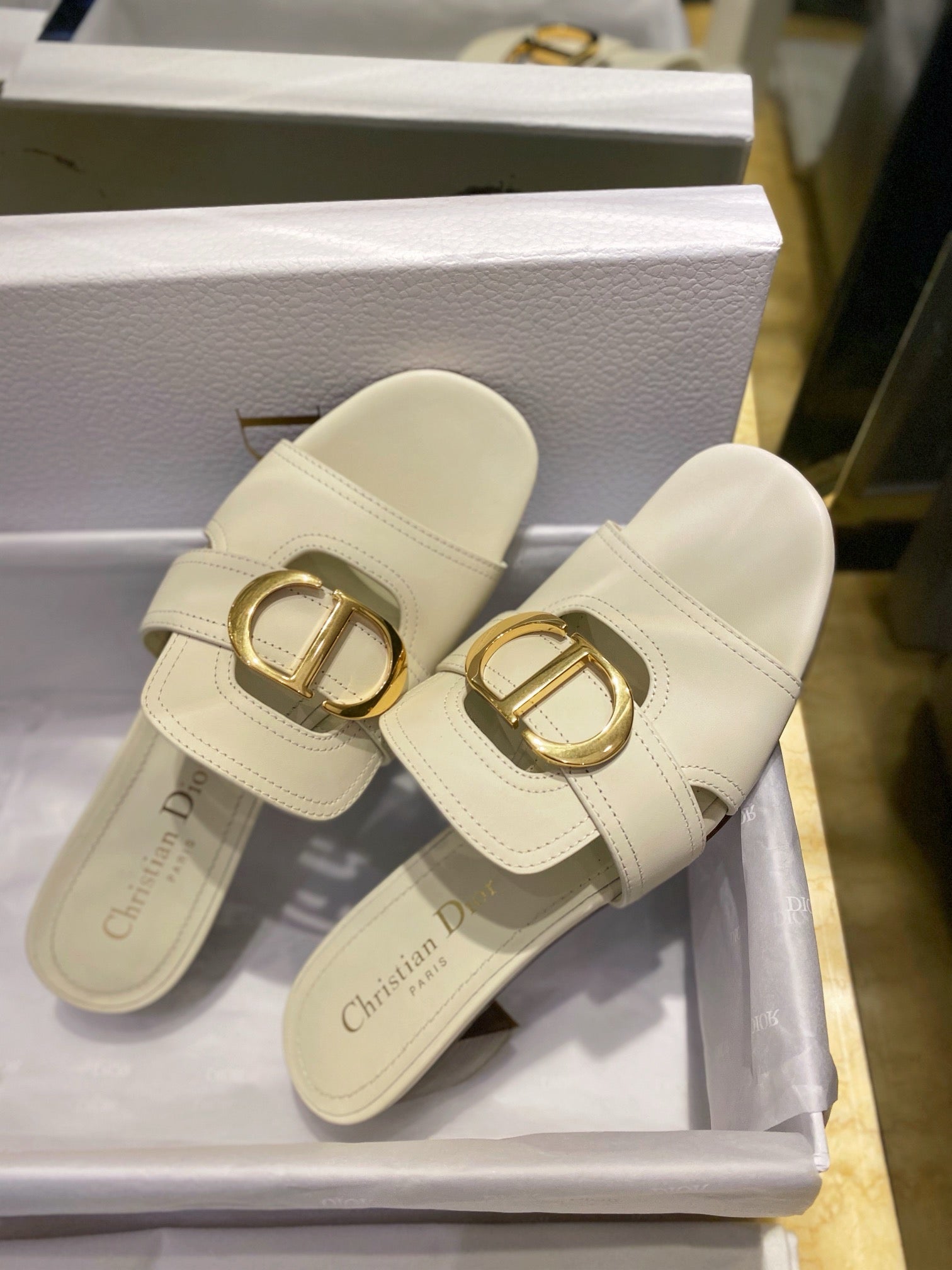 디올 30 몽테뉴 뮬 힐