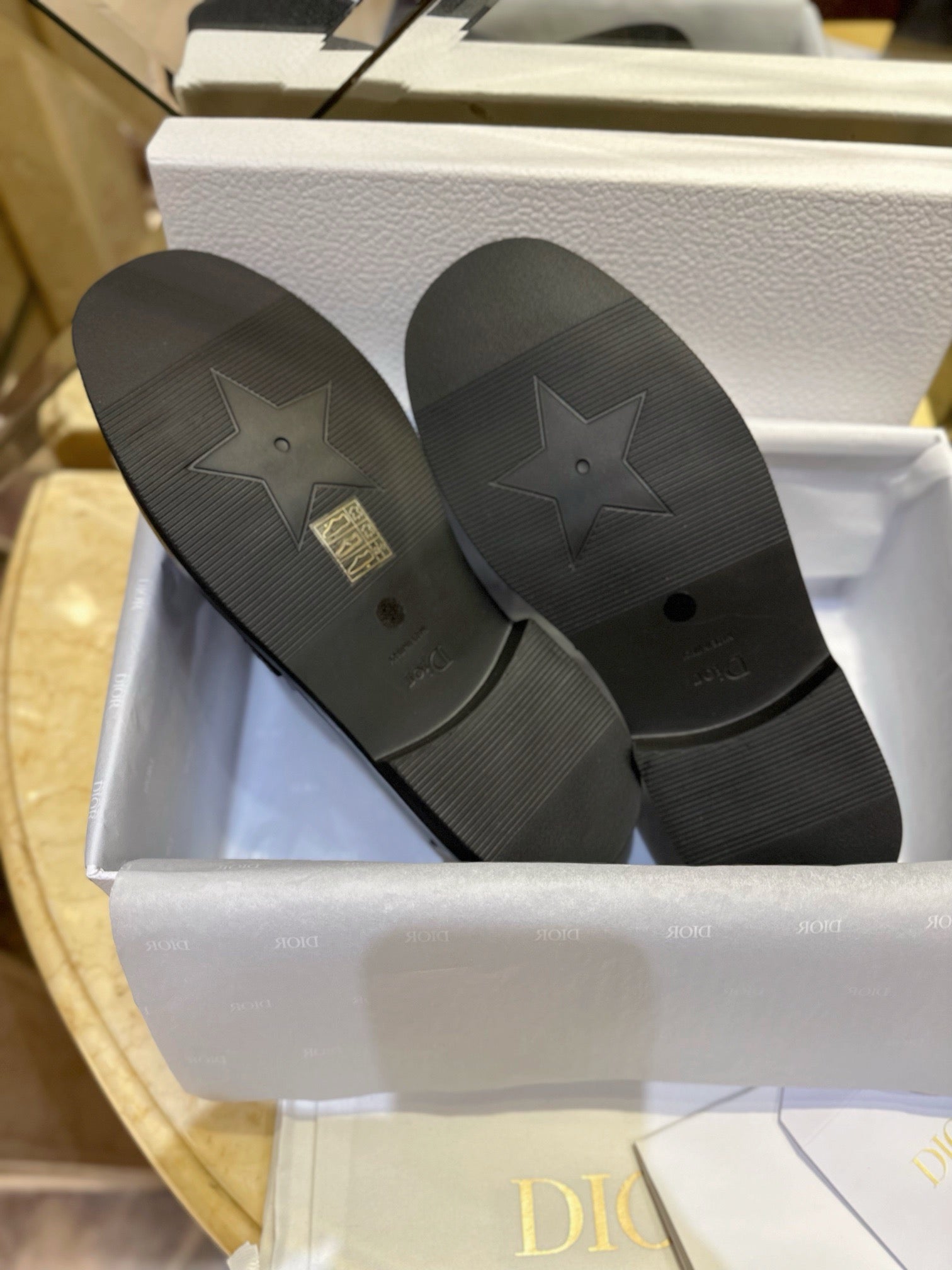 디올 보이 여성 로퍼