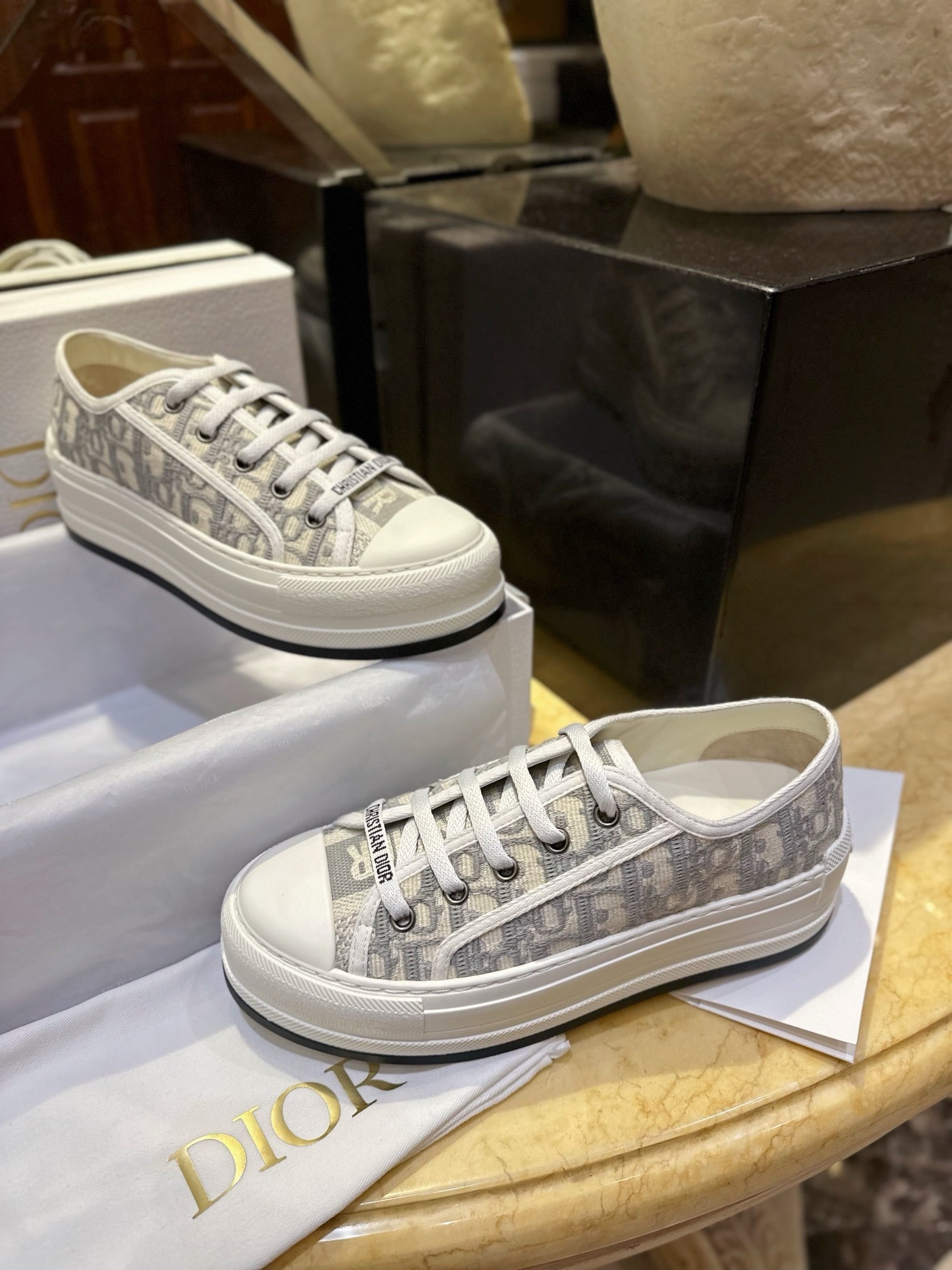 디올 오블리크 플랫폼 스니커즈