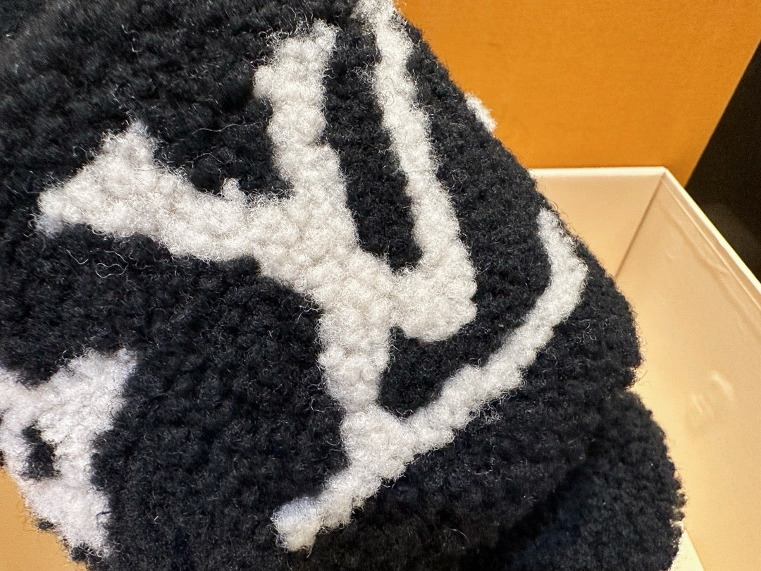 루이비통 파세오 플랫 컴포트 로고 양털 뮬