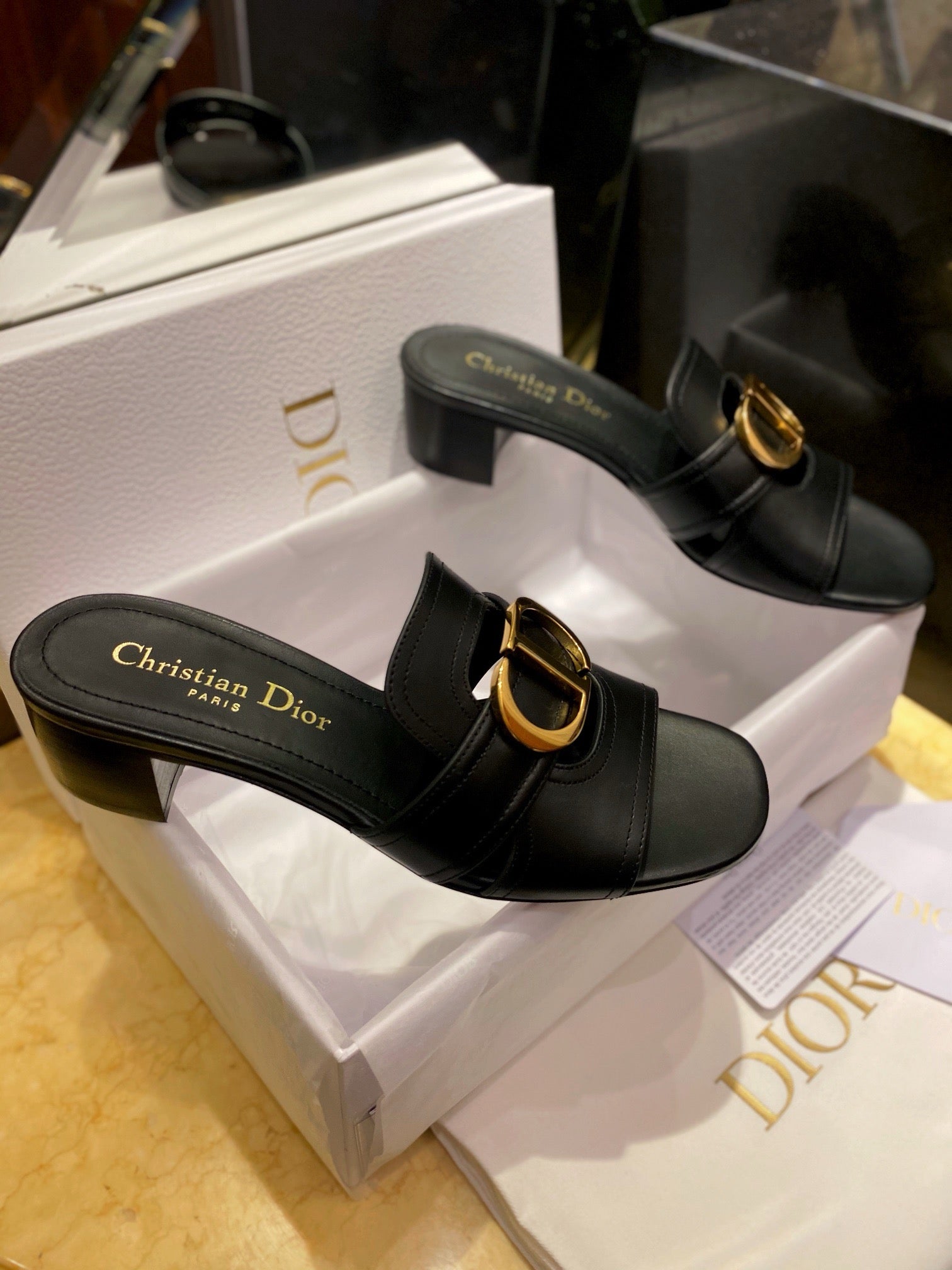 디올 30 몽테뉴 뮬 힐