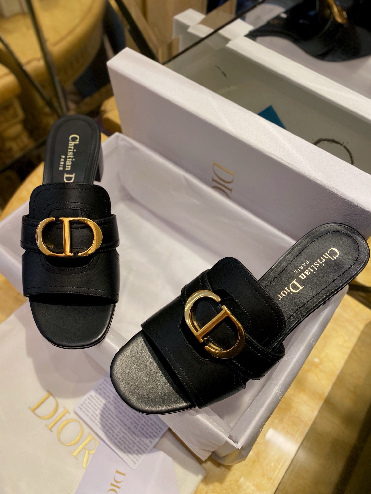 디올 30 몽테뉴 뮬 힐