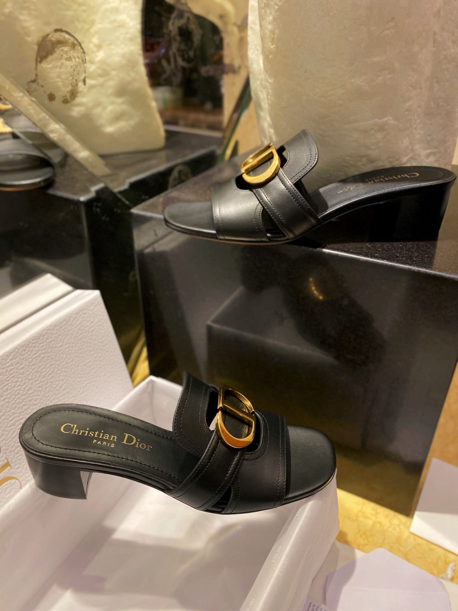 디올 30 몽테뉴 뮬 힐