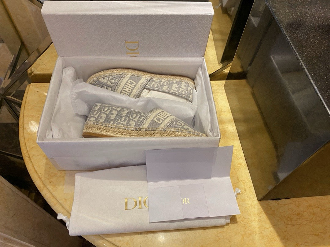 디올 그랑빌 오블리크 자수 에스파듀