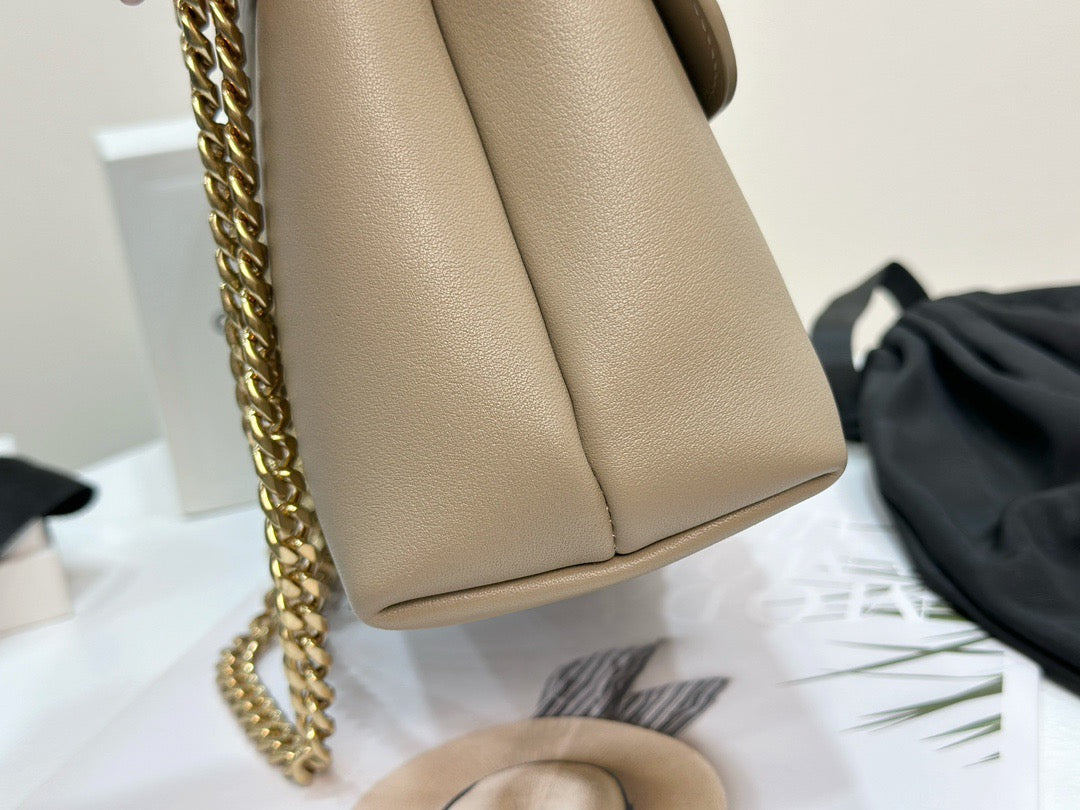 셀린느 빅투아르 체인백 미디움