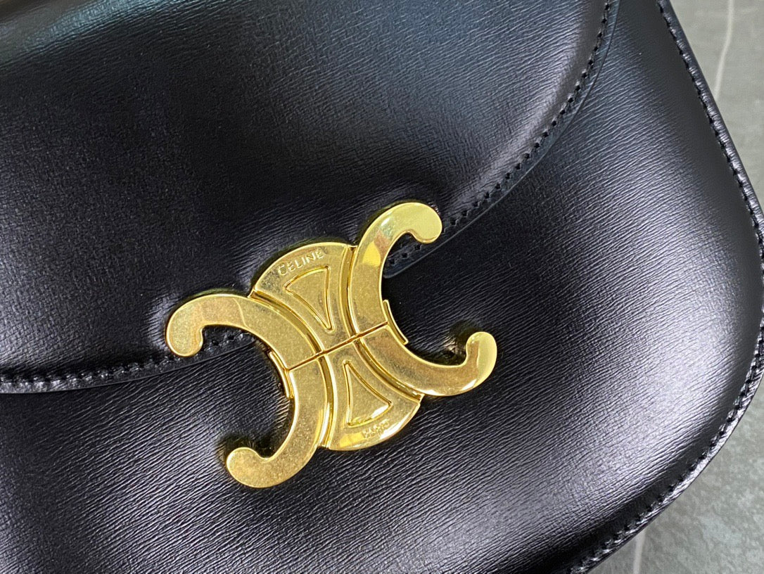 셀린느 트리옹프 틴 베사체 레더 체인백