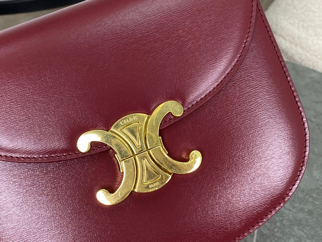 셀린느 트리옹프 틴 베사체 레더 체인백