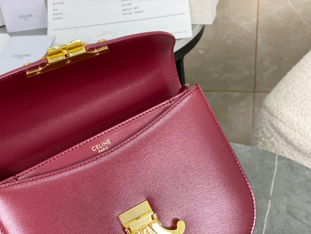 셀린느 트리옹프 틴 베사체 레더 체인백