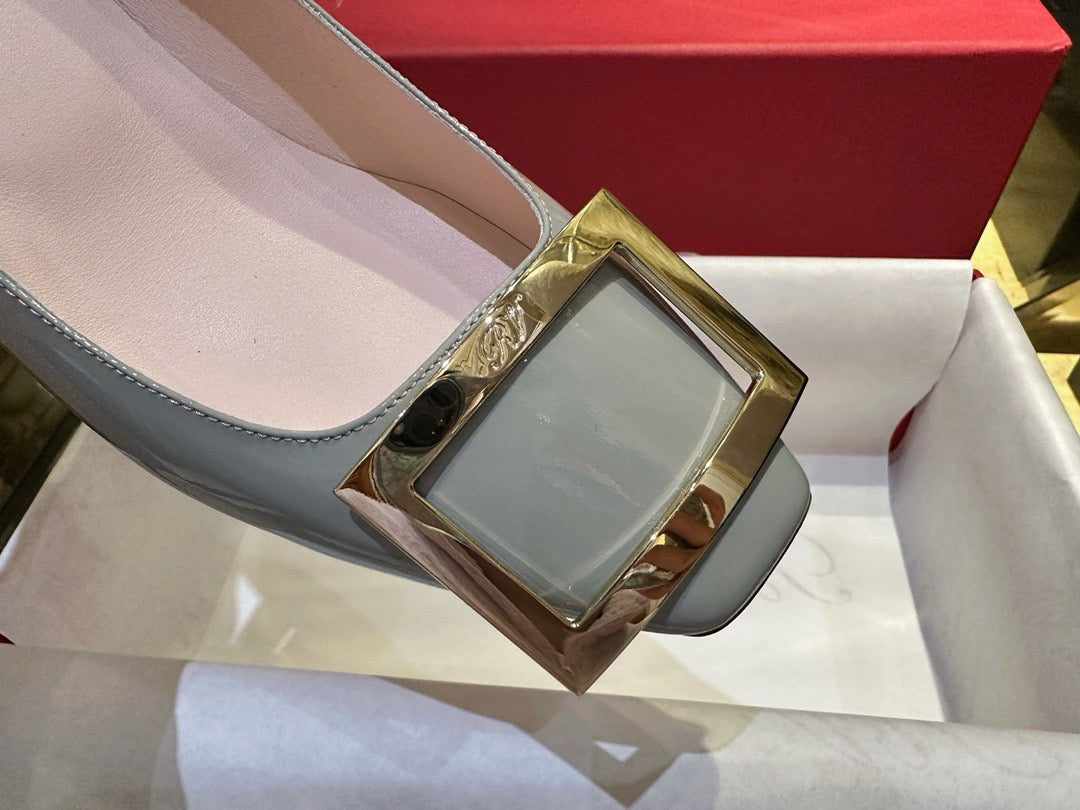 로저비비에 트럼펫 메탈 버클 펌프스