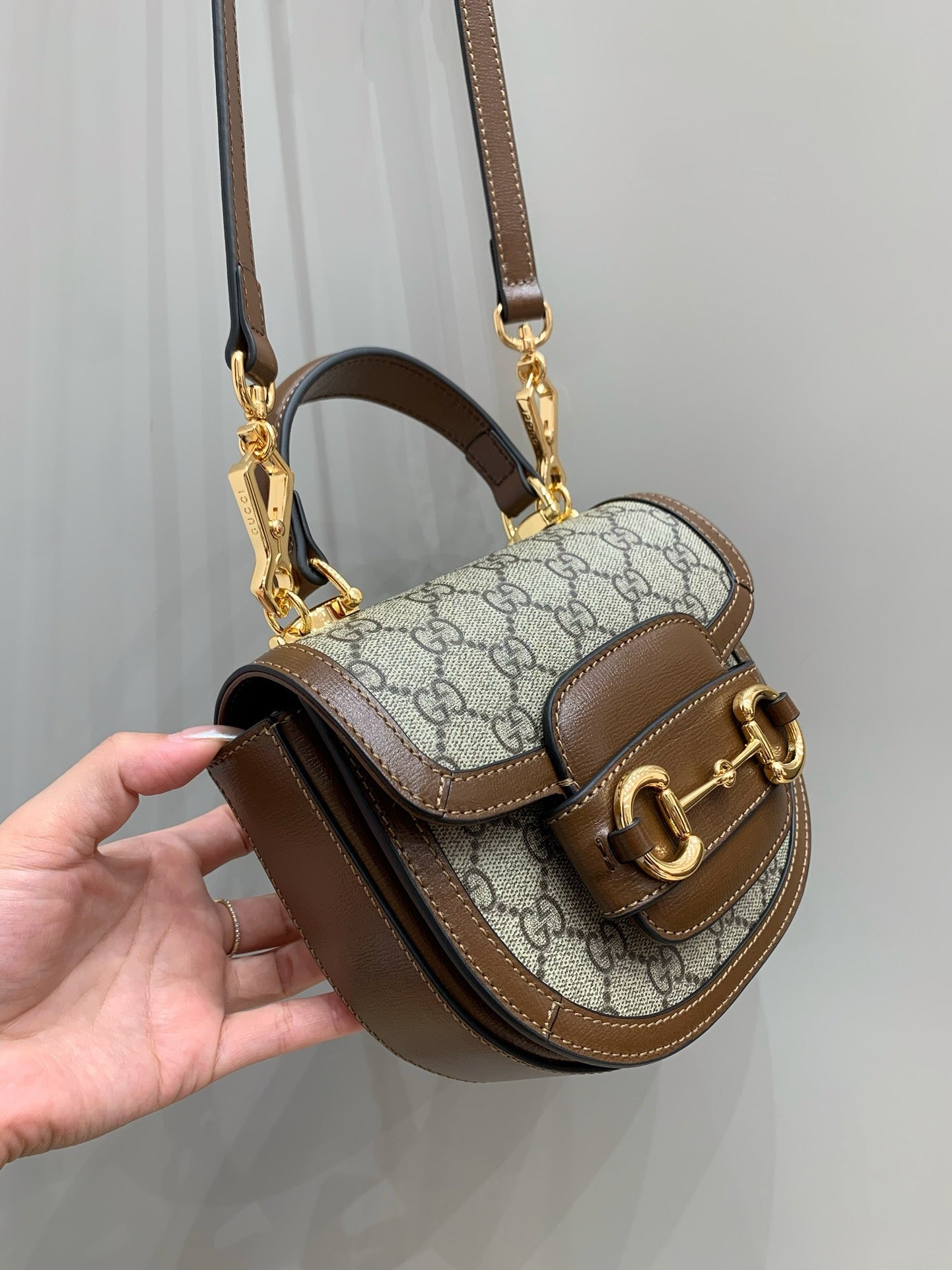 구찌 홀스빗 미니 탑 핸들백