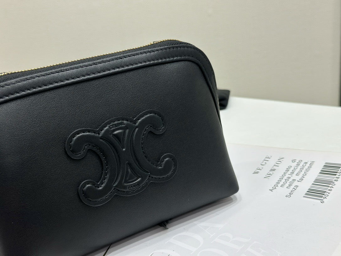 셀린느 트리옹프 레더 체인 클러치