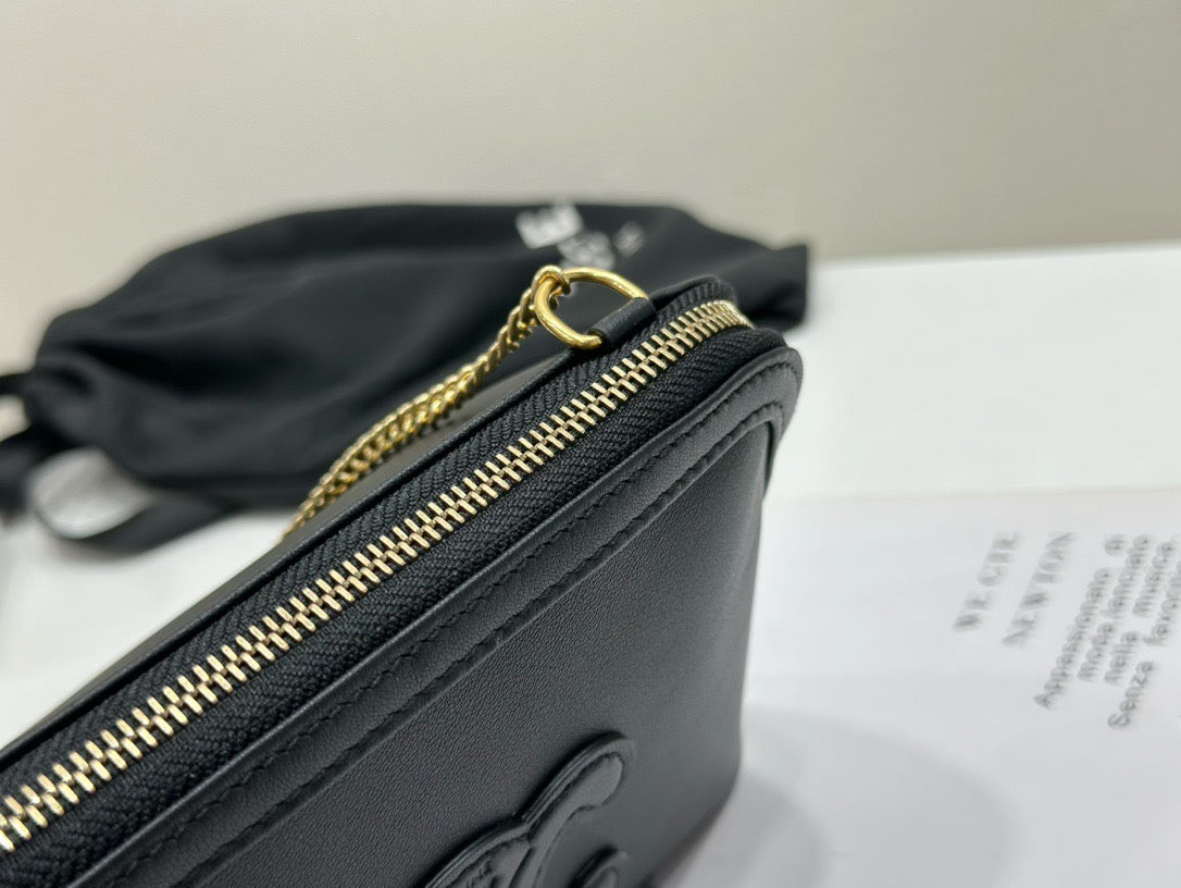 셀린느 트리옹프 레더 체인 클러치