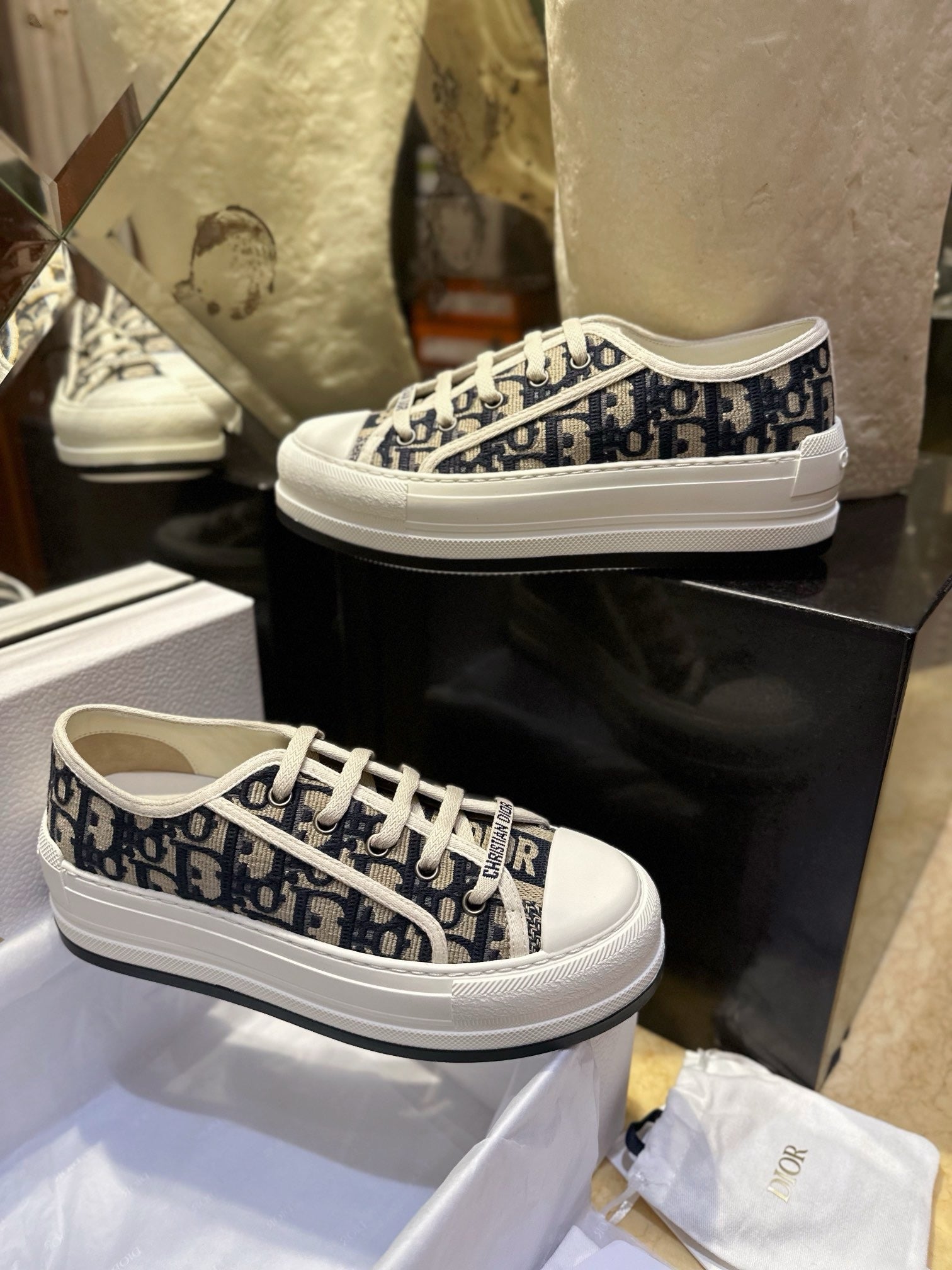 디올 오블리크 플랫폼 스니커즈