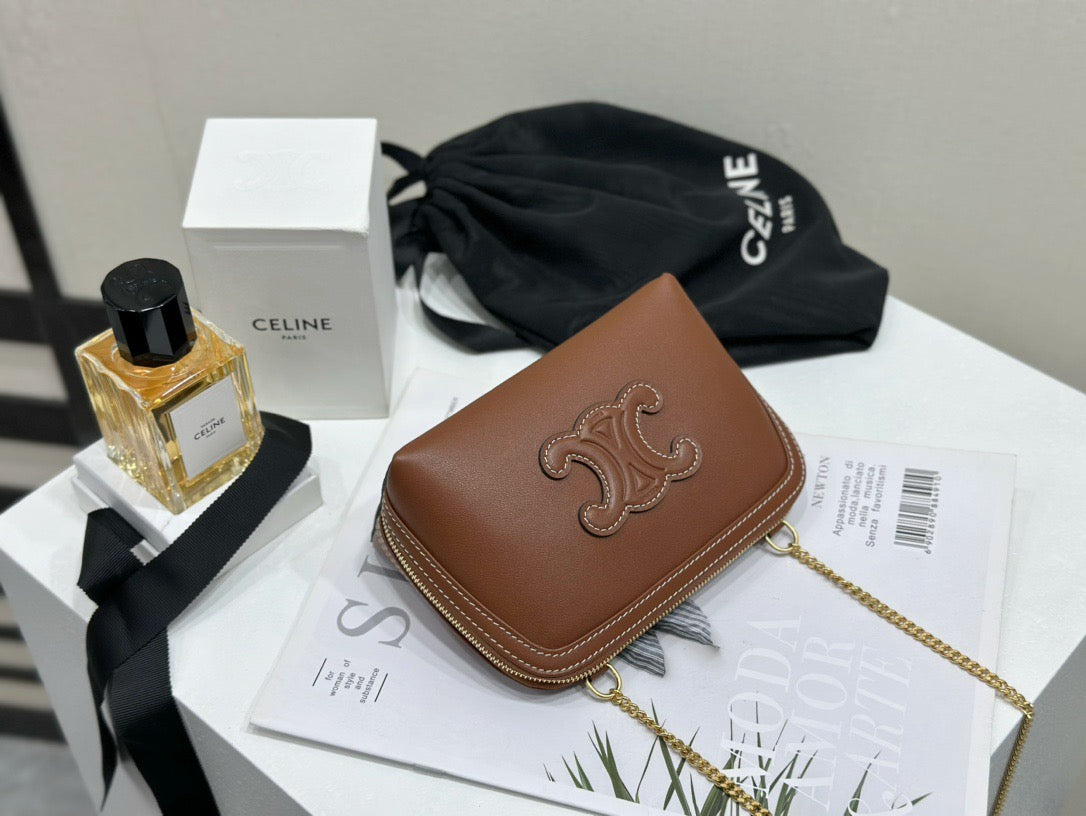 셀린느 트리옹프 레더 체인 클러치