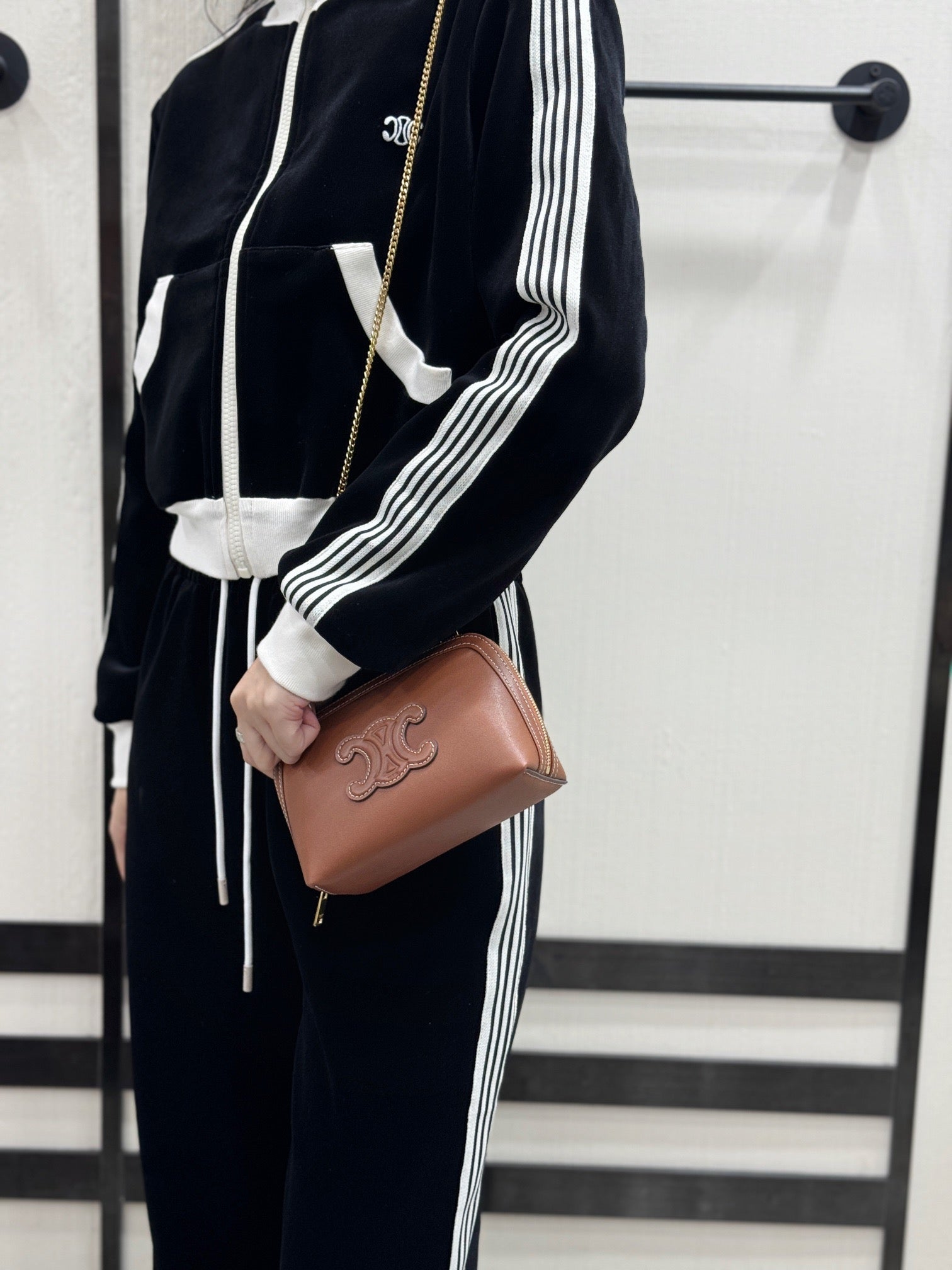 셀린느 트리옹프 레더 체인 클러치