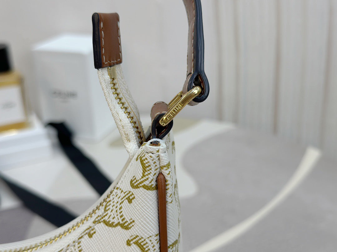 셀린느 트리옹프 아바백 캔버스 미디움