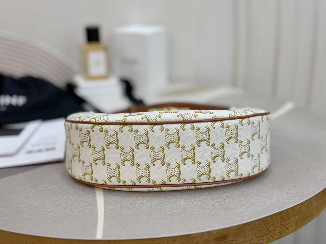 셀린느 트리옹프 아바백 캔버스 미디움