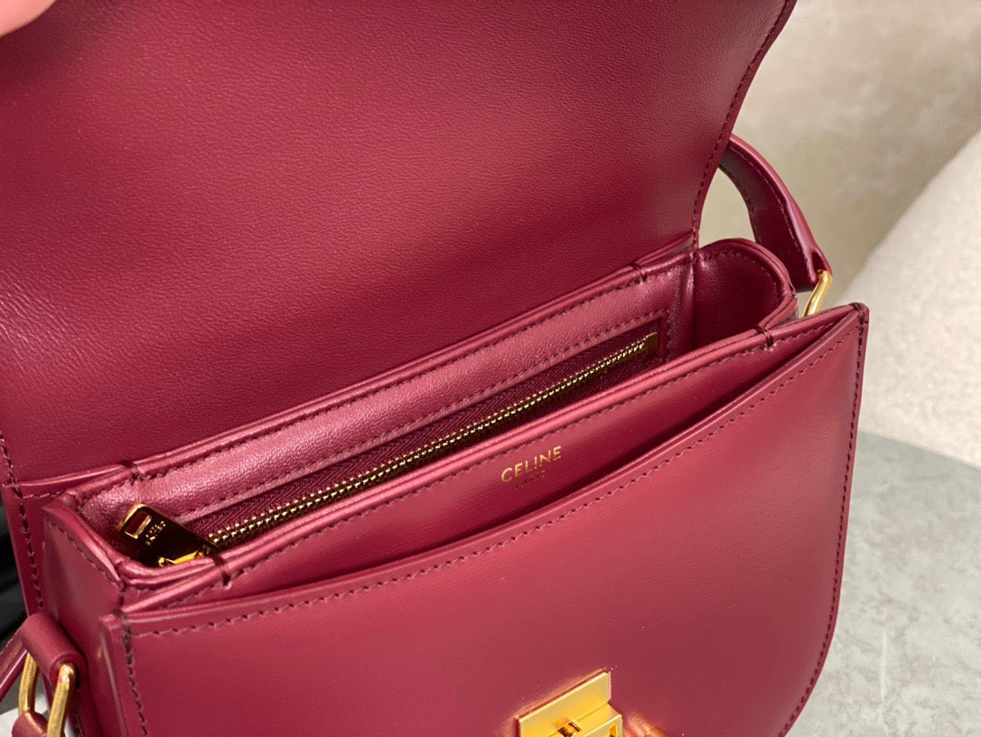 셀린느 트리옹프 틴 베사체 숄더백