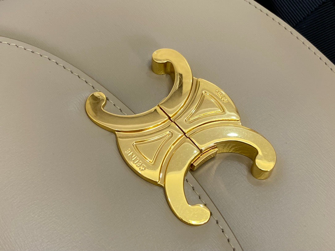 셀린느 트리옹프 틴 베사체 숄더백