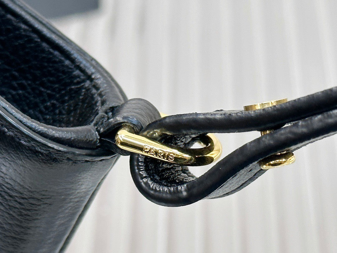 셀린느 윌튼 트리옹프 클러치 숄더백